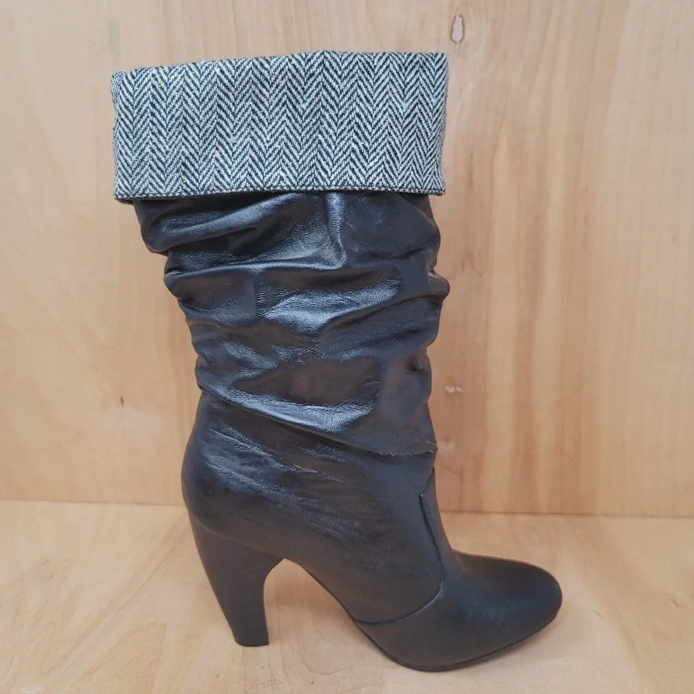 QUPID Women's Boots Size 6.5 Black Knee Hi Roll Down Tweed Pull Ons